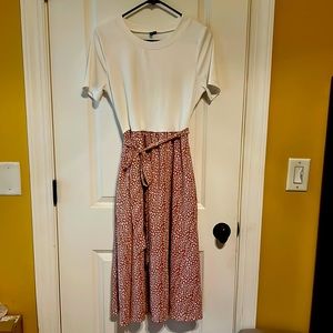 Medium dress with pockets. Cute dress with pockets.